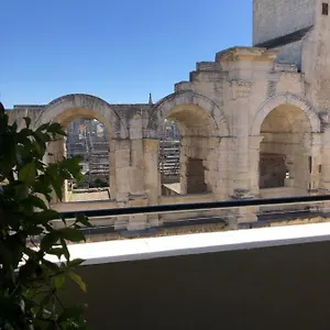 Climatisé Avec Balcon Face Aux Arènes D'arles Arles